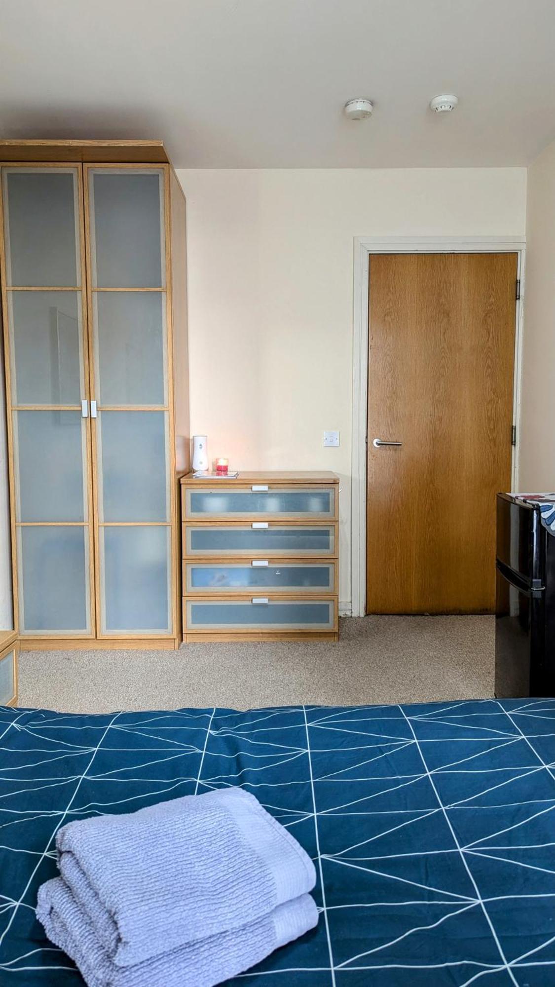 Cozy Bedroom In Centre Апартаменты Бирмингем